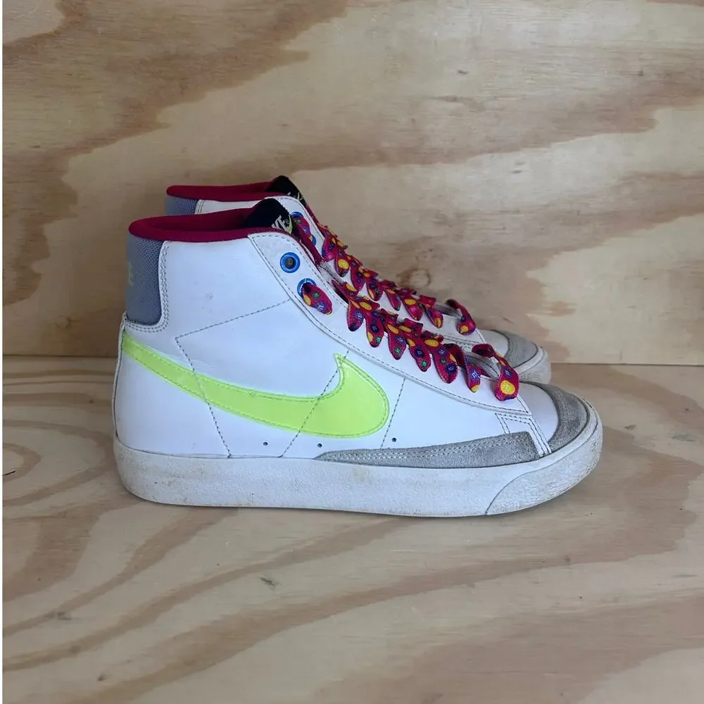 Nike - Blazer Mid 77 Mystic - Sneakers - White/Red - Big Kid's - 6Y - DV2234-100